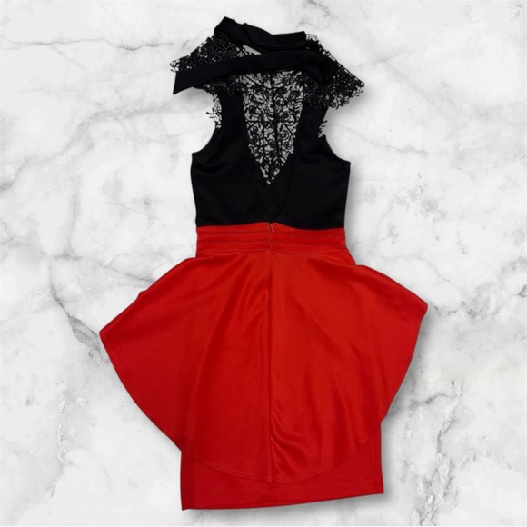 Elegant Black and Red Lace Peplum Dress - Picture 4 of 5